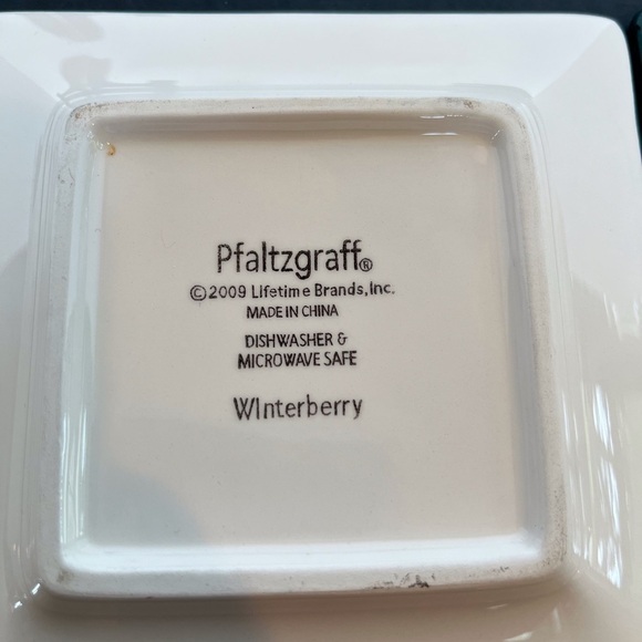 Pfaltzgraff Winterberry Appetizer Plates Set of 3 - Picture 6 of 7